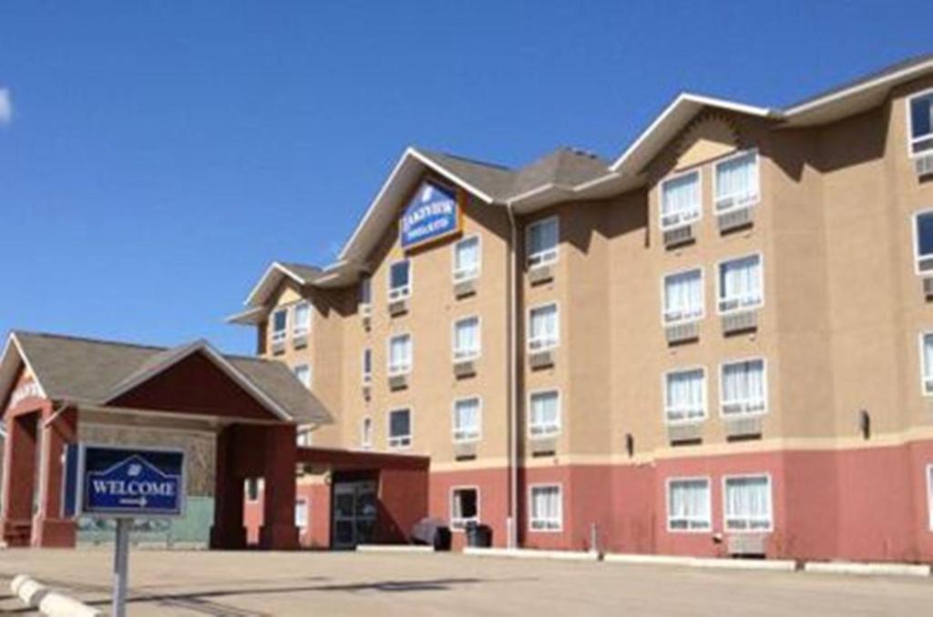 Lakeview Inns & Suites - Chetwynd Εξωτερικό φωτογραφία