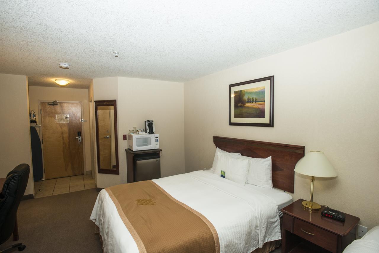 Lakeview Inns & Suites - Chetwynd Εξωτερικό φωτογραφία