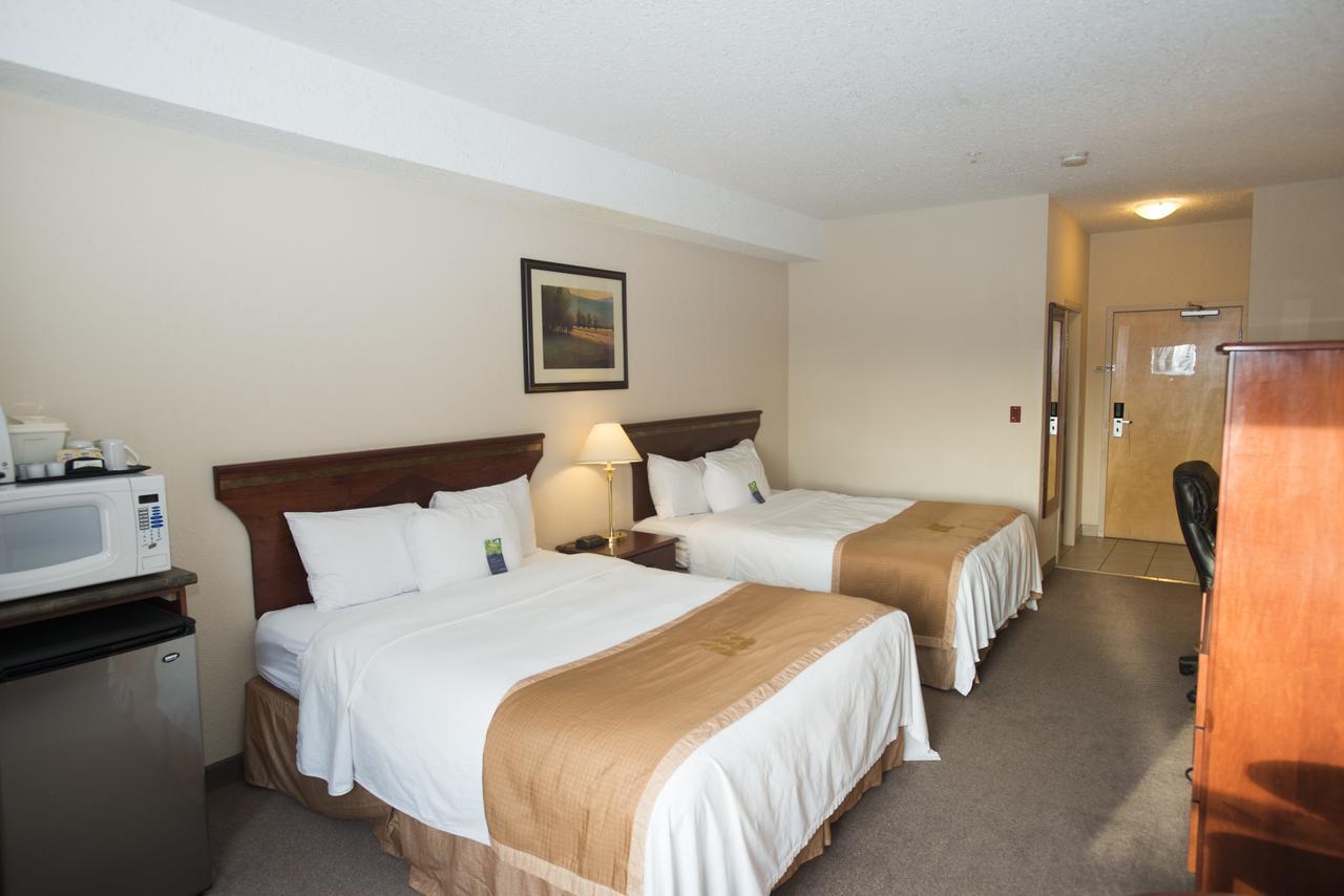 Lakeview Inns & Suites - Chetwynd Εξωτερικό φωτογραφία
