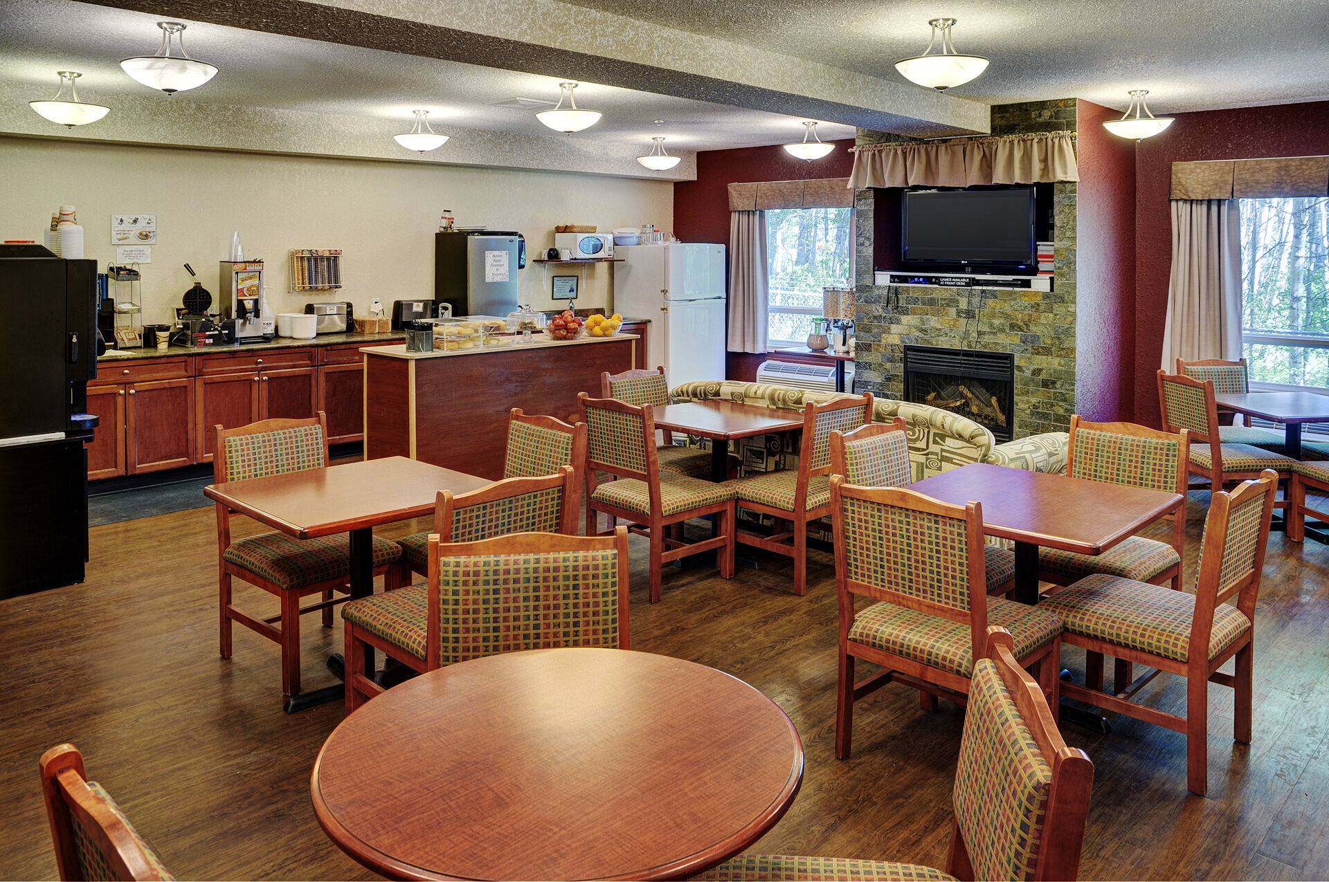 Lakeview Inns & Suites - Chetwynd Εξωτερικό φωτογραφία
